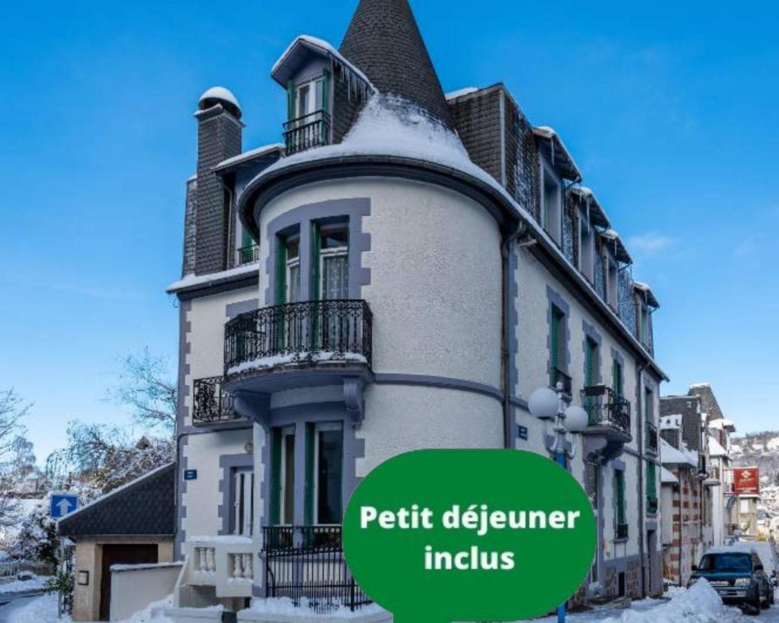 La Tour Pom'Pin Bed & Breakfast La Bourboule Exterior photo